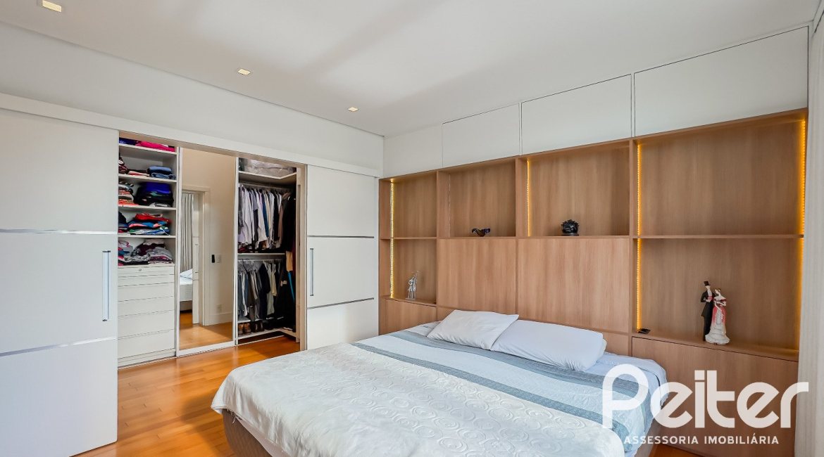 Casa em Condomínio à venda com 385m², 4 dormitórios, 4 suítes, 4 vagas, no bairro Terra Ville em PORTO ALEGRE