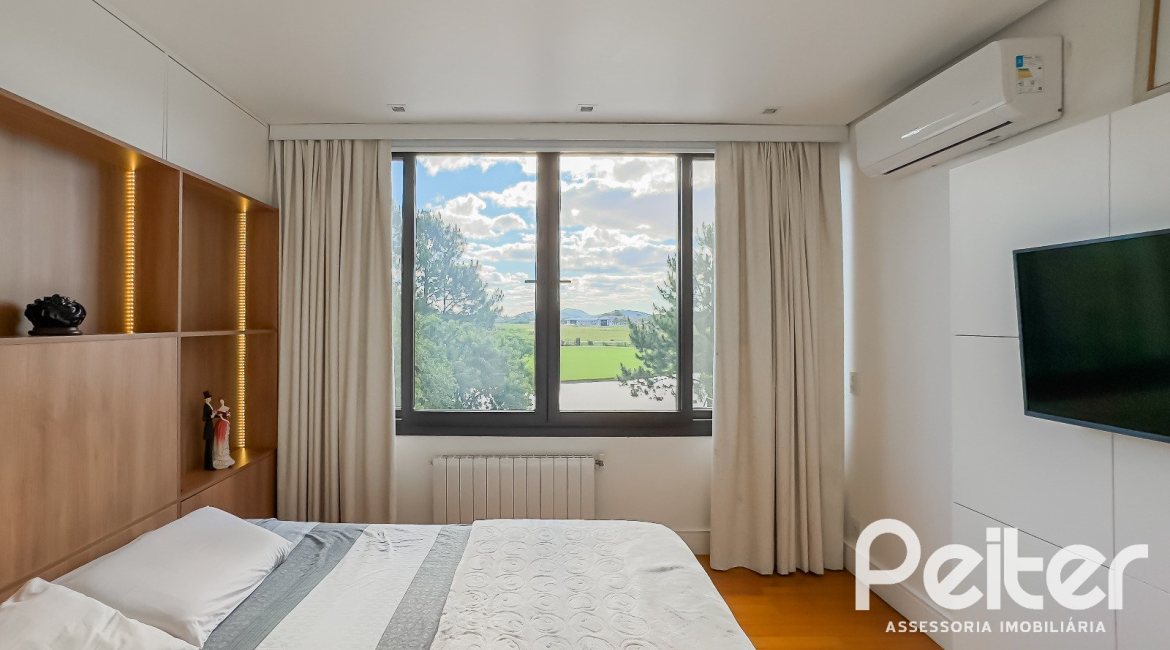 Casa em Condomínio à venda com 385m², 4 dormitórios, 4 suítes, 4 vagas, no bairro Terra Ville em PORTO ALEGRE