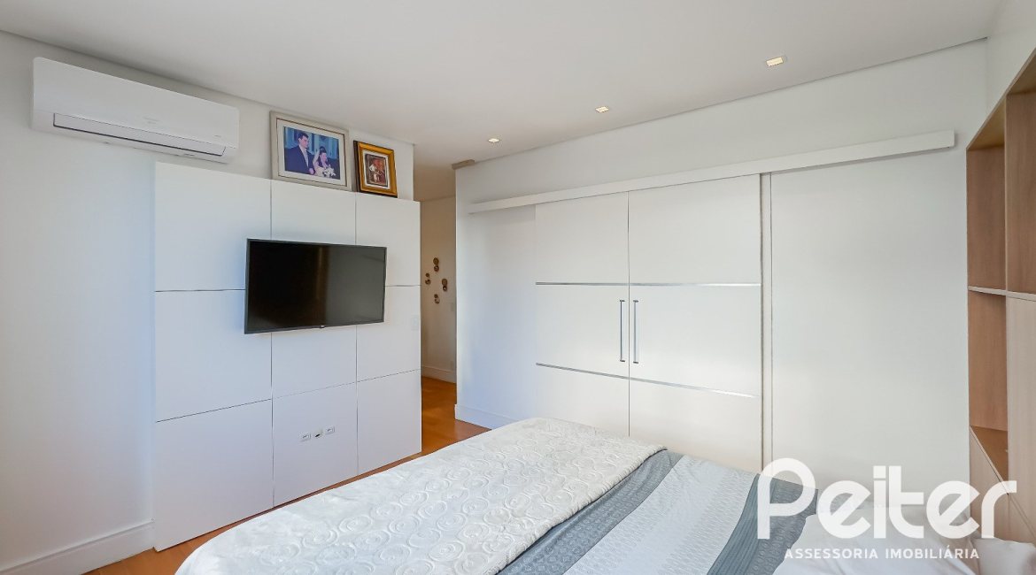 Casa em Condomínio à venda com 385m², 4 dormitórios, 4 suítes, 4 vagas, no bairro Terra Ville em PORTO ALEGRE