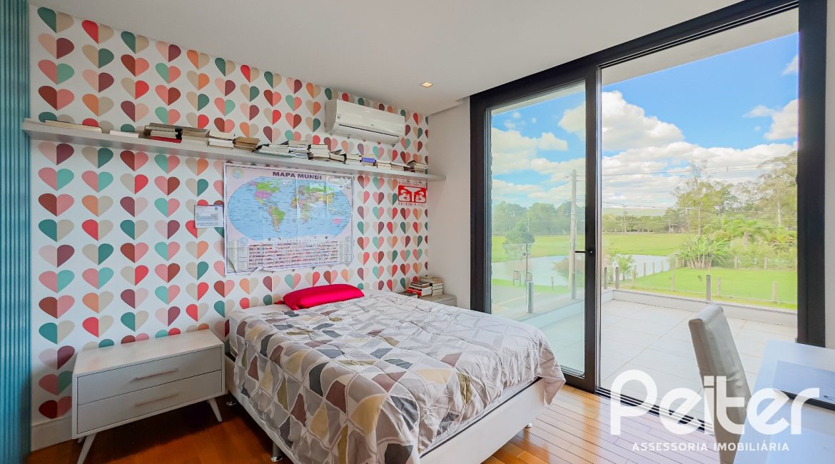 Casa em Condomínio à venda com 385m², 4 dormitórios, 4 suítes, 4 vagas, no bairro Terra Ville em PORTO ALEGRE