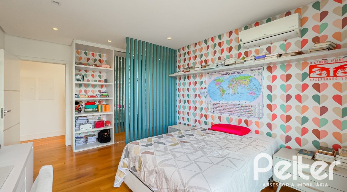 Casa em Condomínio à venda com 385m², 4 dormitórios, 4 suítes, 4 vagas, no bairro Terra Ville em PORTO ALEGRE