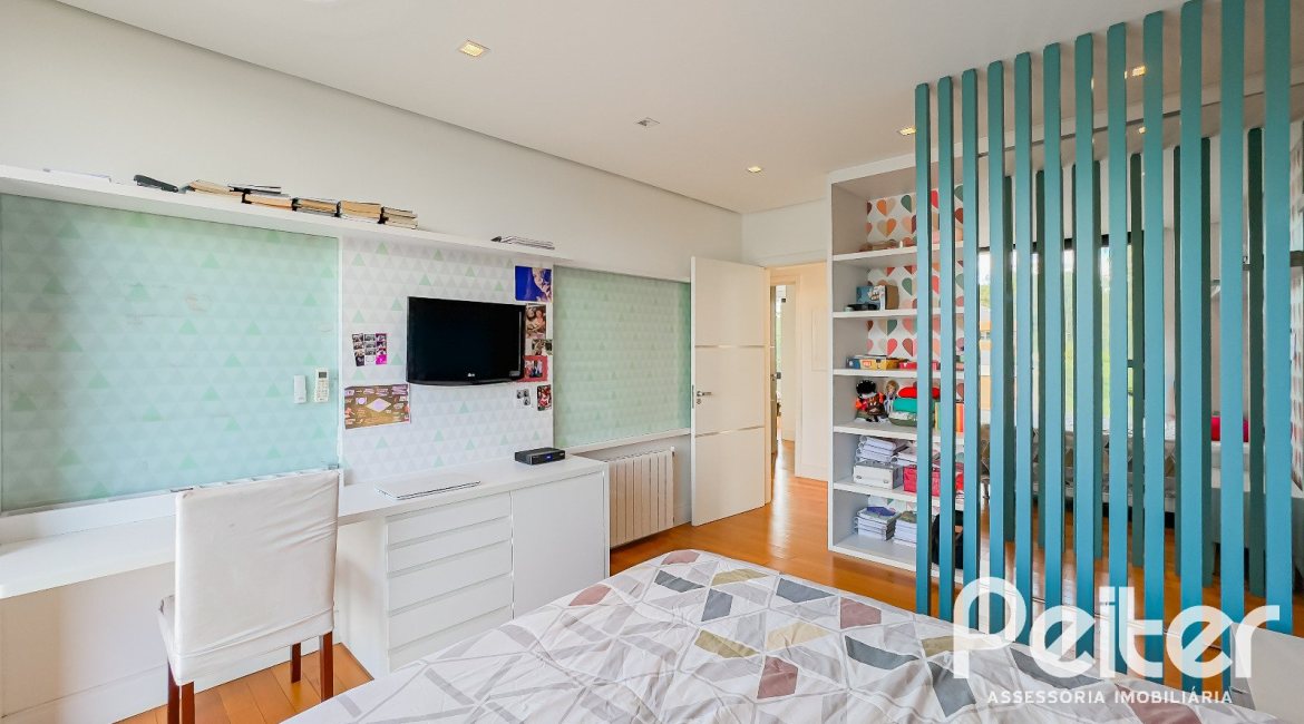 Casa em Condomínio à venda com 385m², 4 dormitórios, 4 suítes, 4 vagas, no bairro Terra Ville em PORTO ALEGRE