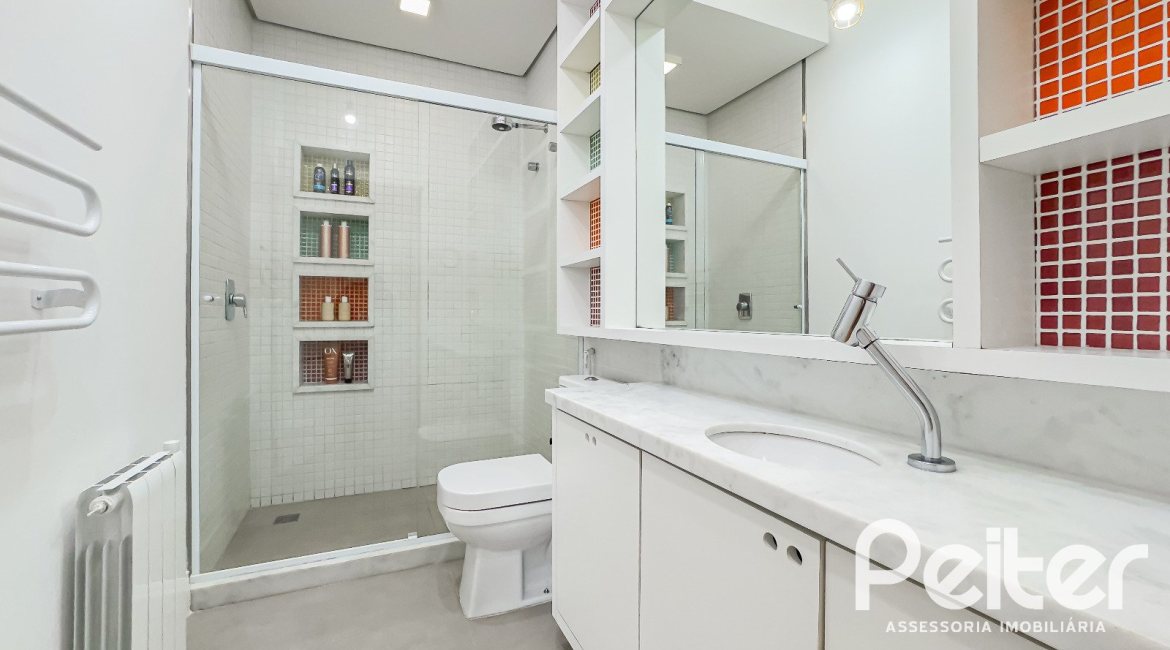 Casa em Condomínio à venda com 385m², 4 dormitórios, 4 suítes, 4 vagas, no bairro Terra Ville em PORTO ALEGRE