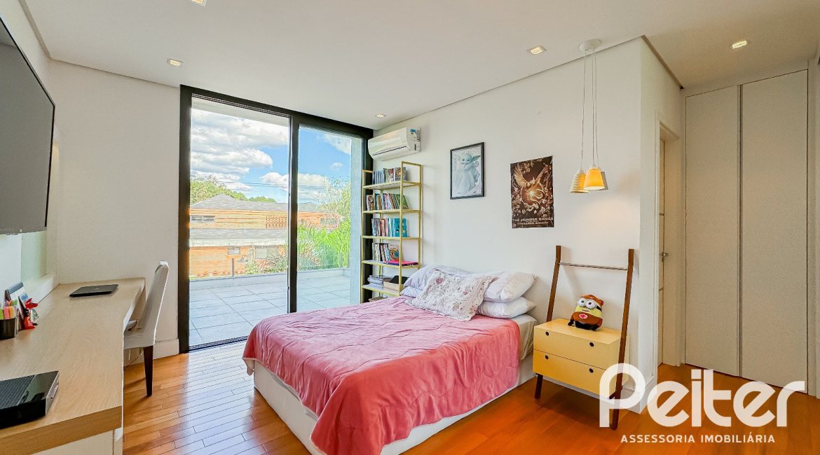 Casa em Condomínio à venda com 385m², 4 dormitórios, 4 suítes, 4 vagas, no bairro Terra Ville em PORTO ALEGRE