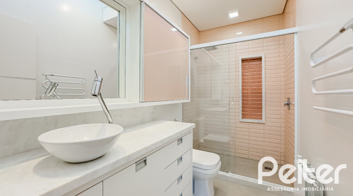 Casa em Condomínio à venda com 385m², 4 dormitórios, 4 suítes, 4 vagas, no bairro Terra Ville em PORTO ALEGRE