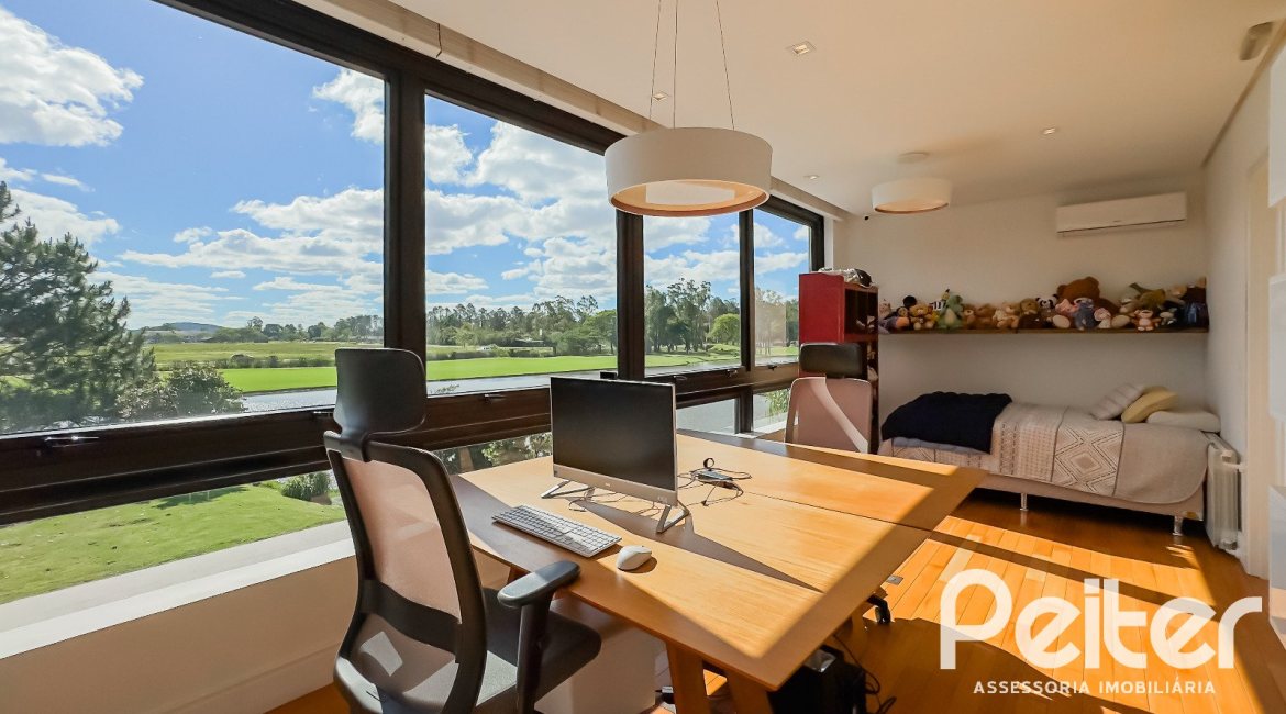 Casa em Condomínio à venda com 385m², 4 dormitórios, 4 suítes, 4 vagas, no bairro Terra Ville em PORTO ALEGRE