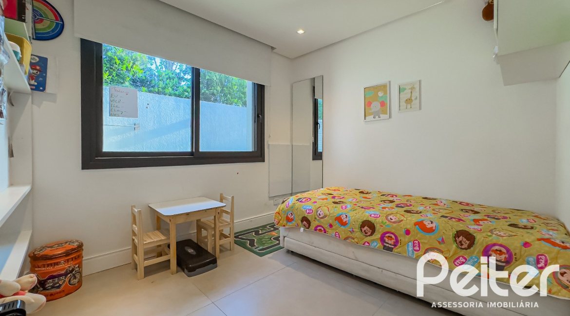 Casa em Condomínio à venda com 385m², 4 dormitórios, 4 suítes, 4 vagas, no bairro Terra Ville em PORTO ALEGRE