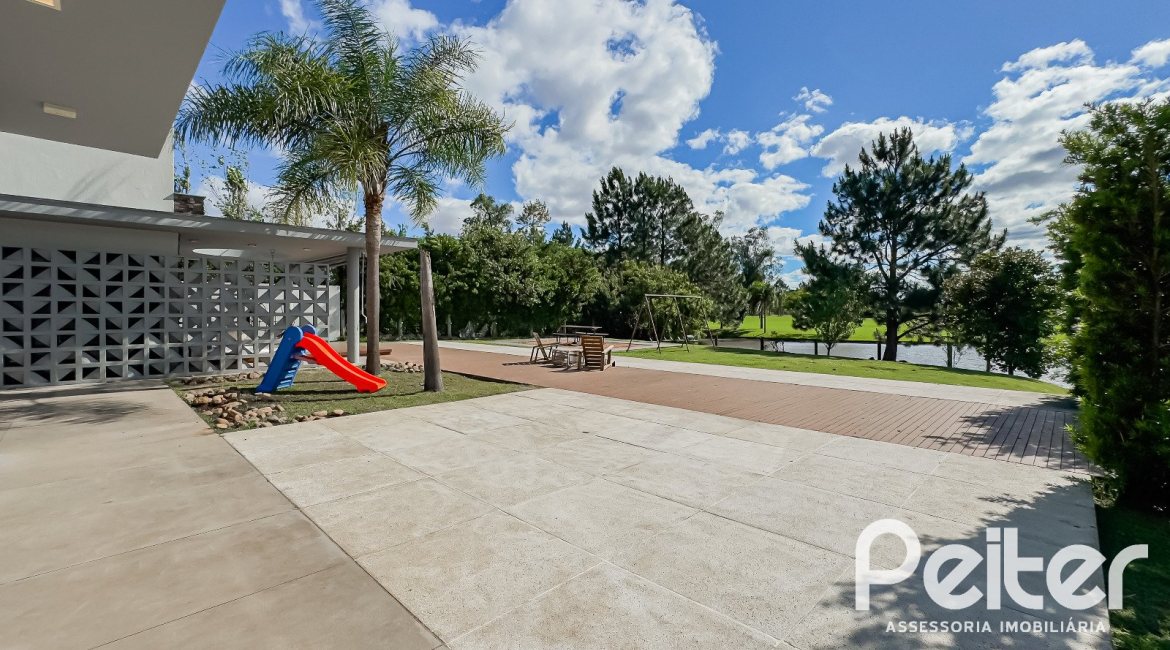 Casa em Condomínio à venda com 385m², 4 dormitórios, 4 suítes, 4 vagas, no bairro Terra Ville em PORTO ALEGRE