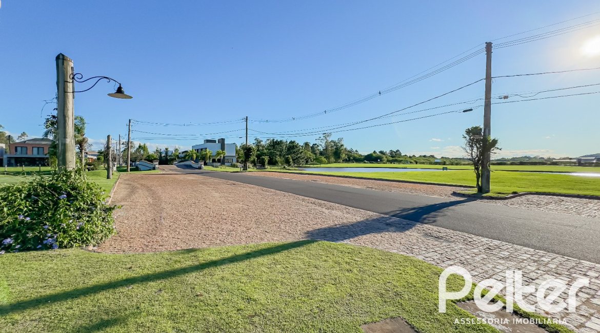 Casa em Condomínio à venda com 385m², 4 dormitórios, 4 suítes, 4 vagas, no bairro Terra Ville em PORTO ALEGRE