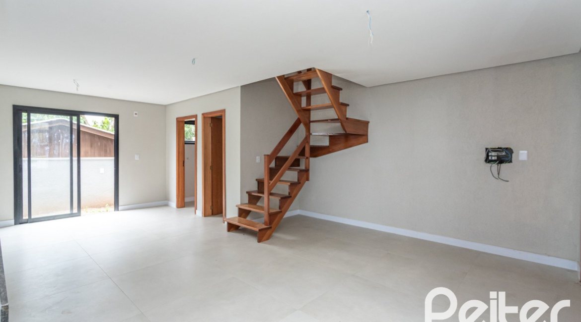 Casa em Condomínio à venda com 96m², 3 dormitórios, 1 suíte, 2 vagas, no bairro Tristeza em Porto Alegre