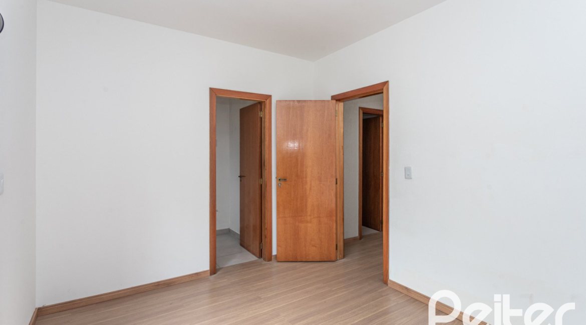 Casa em Condomínio à venda com 96m², 3 dormitórios, 1 suíte, 2 vagas, no bairro Tristeza em Porto Alegre