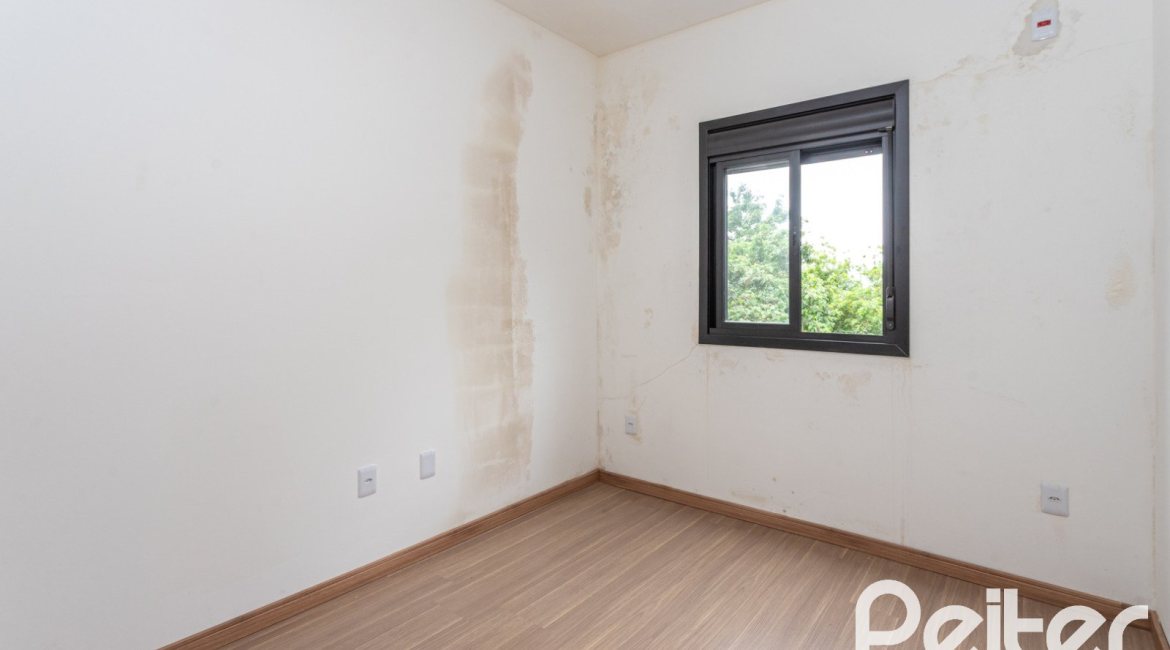 Casa em Condomínio à venda com 96m², 3 dormitórios, 1 suíte, 2 vagas, no bairro Tristeza em Porto Alegre