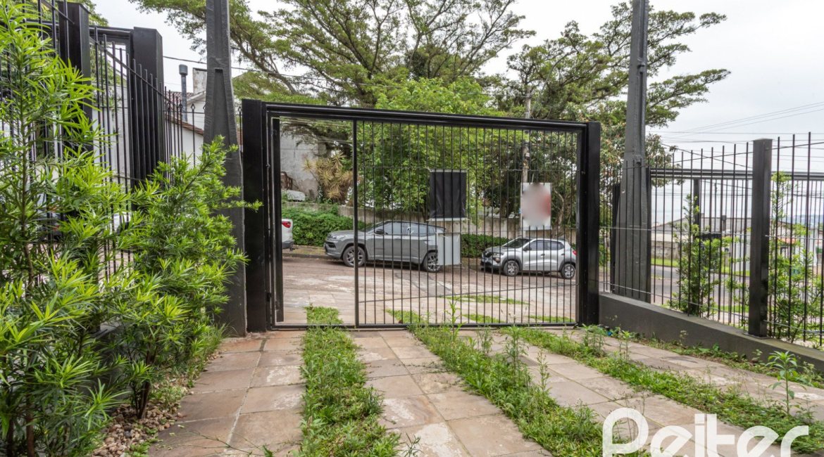Casa em Condomínio à venda com 96m², 3 dormitórios, 1 suíte, 2 vagas, no bairro Tristeza em Porto Alegre