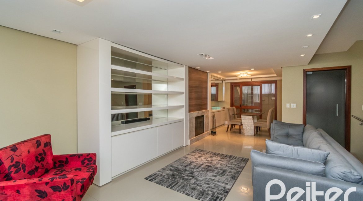 Casa em Condomínio à venda com 204m², 4 dormitórios, 1 suíte, 3 vagas, no bairro Tristeza em Porto Alegre