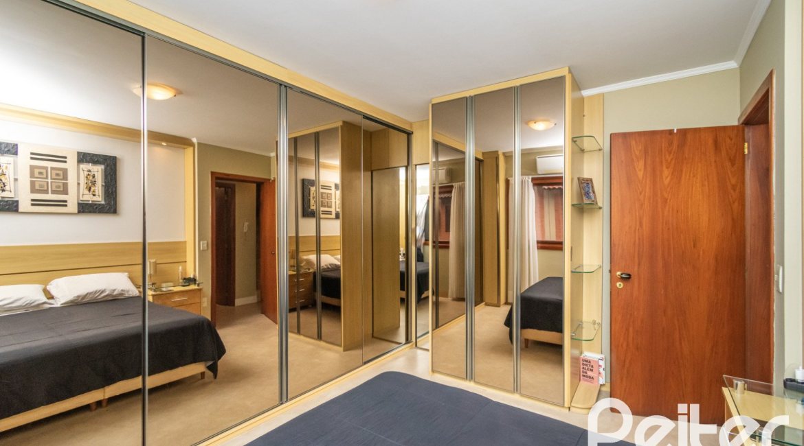 Casa em Condomínio à venda com 204m², 4 dormitórios, 1 suíte, 3 vagas, no bairro Tristeza em Porto Alegre