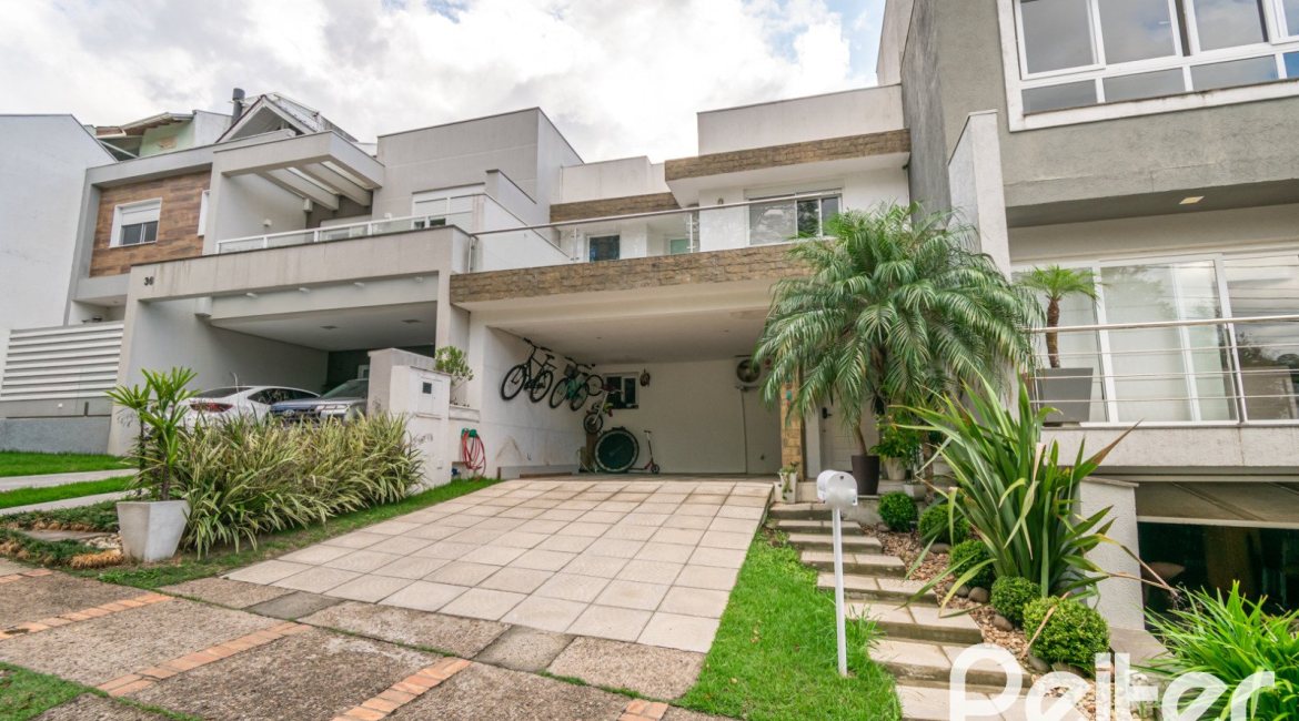 Casa em Condomínio à venda com 195m², 3 dormitórios, 1 suíte, 4 vagas, no bairro Vila Nova em Porto Alegre