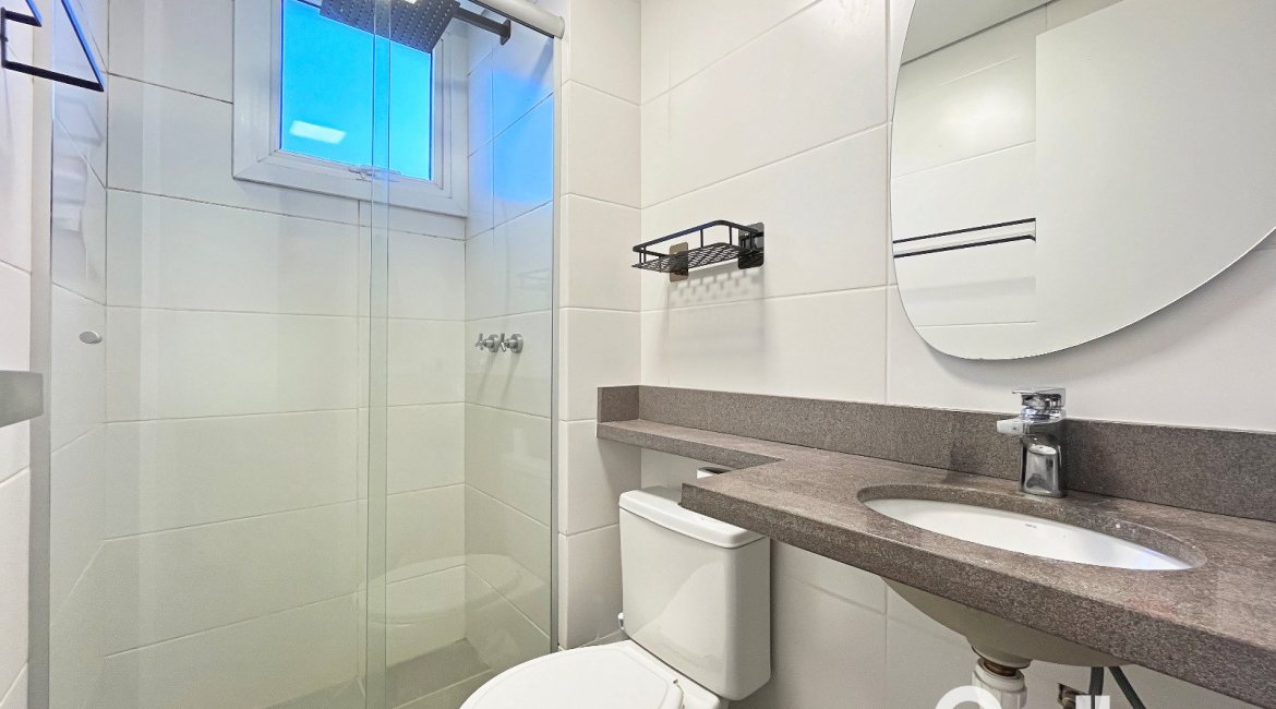 Apartamento à venda com 50m², 2 dormitórios, 1 vaga, no bairro Glória em Porto Alegre