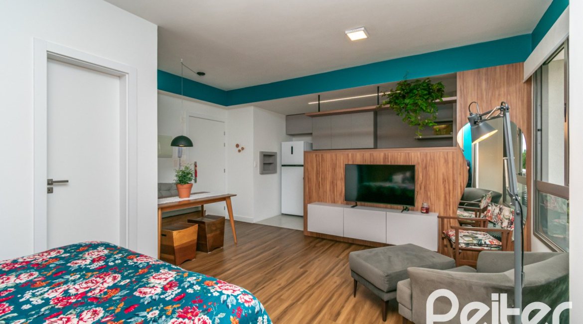 Apartamento à venda com 40m², 1 dormitório, 1 suíte, 1 vaga, no bairro Tristeza em PORTO ALEGRE