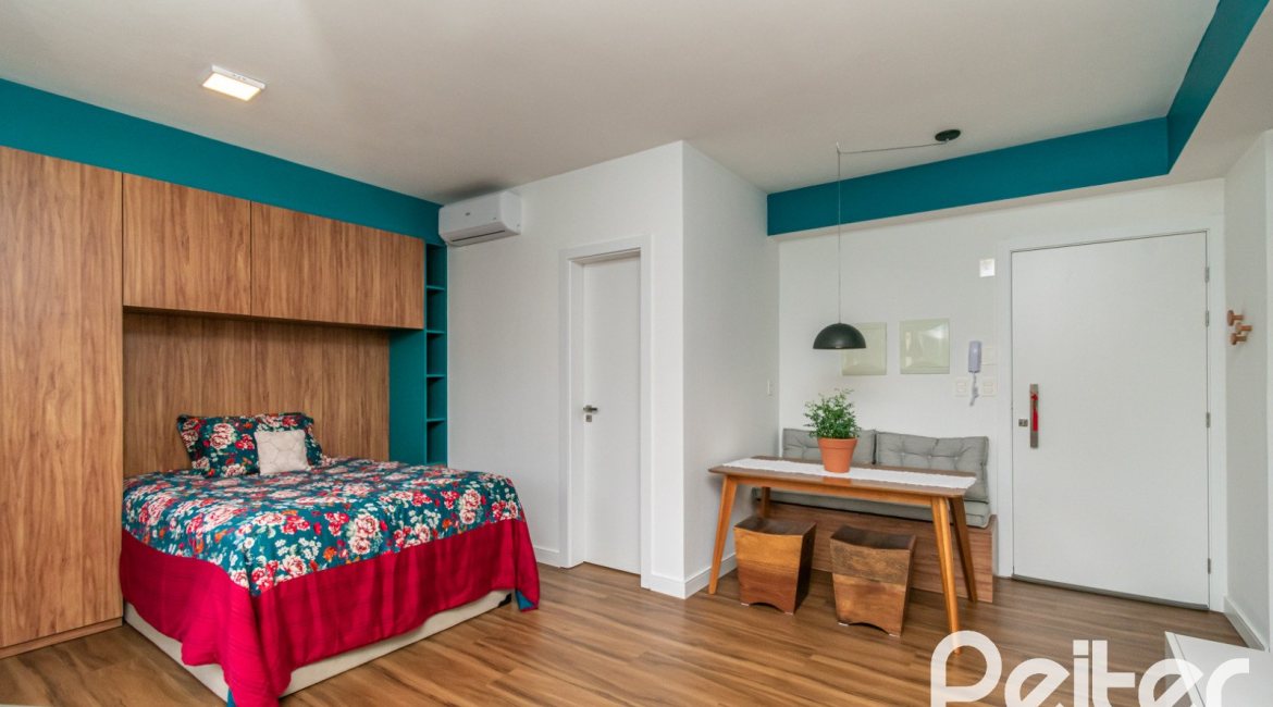 Apartamento à venda com 40m², 1 dormitório, 1 suíte, 1 vaga, no bairro Tristeza em PORTO ALEGRE