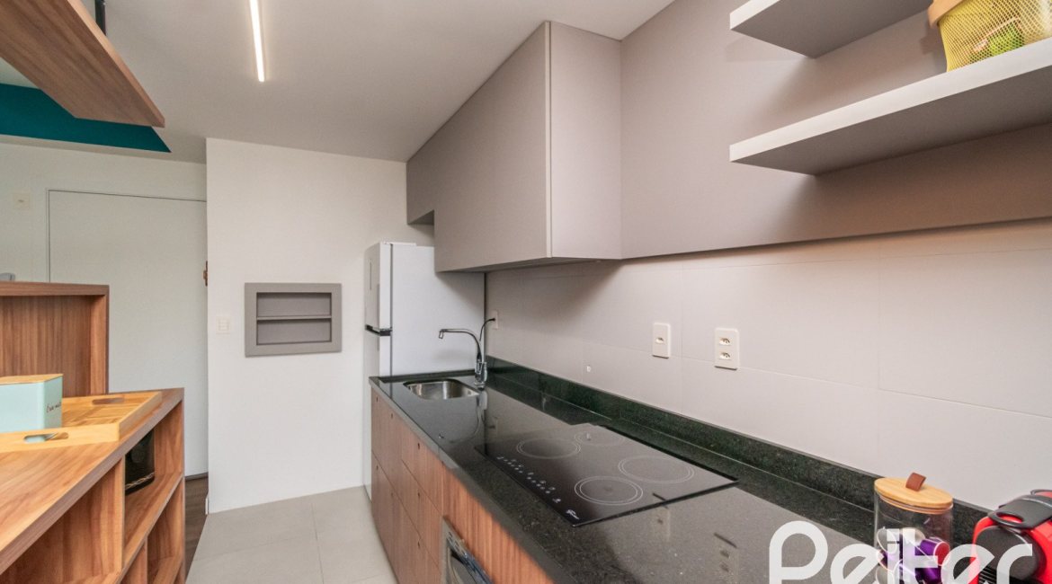 Apartamento à venda com 40m², 1 dormitório, 1 suíte, 1 vaga, no bairro Tristeza em PORTO ALEGRE