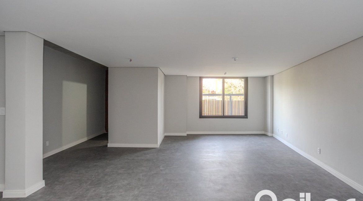 Casa à venda com 230m², 3 dormitórios, 3 suítes, 2 vagas, no bairro Vila Assunção em Porto Alegre