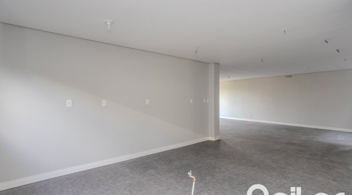 Casa à venda com 230m², 3 dormitórios, 3 suítes, 2 vagas, no bairro Vila Assunção em Porto Alegre