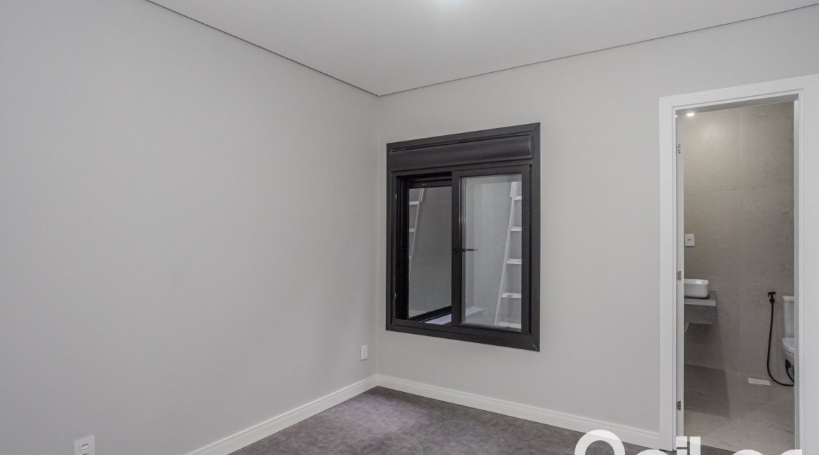 Casa à venda com 230m², 3 dormitórios, 3 suítes, 2 vagas, no bairro Vila Assunção em Porto Alegre