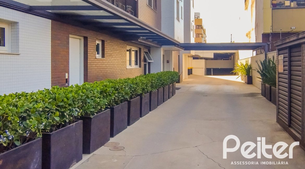 Apartamento à venda com 142m², 3 dormitórios, 1 suíte, 2 vagas, no bairro Tristeza em PORTO ALEGRE