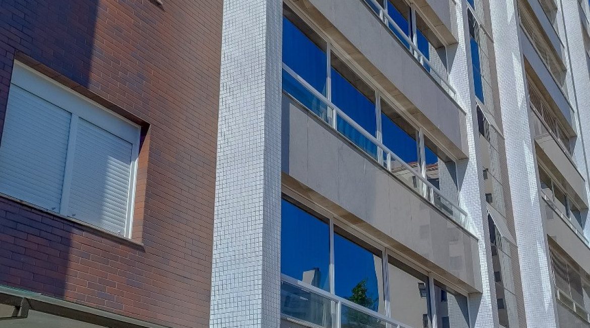 Apartamento à venda com 142m², 3 dormitórios, 1 suíte, 2 vagas, no bairro Tristeza em PORTO ALEGRE