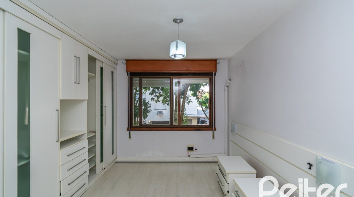 Apartamento à venda com 74m², 2 dormitórios, 1 vaga, no bairro Tristeza em Porto Alegre