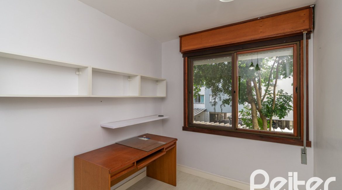 Apartamento à venda com 74m², 2 dormitórios, 1 vaga, no bairro Tristeza em Porto Alegre