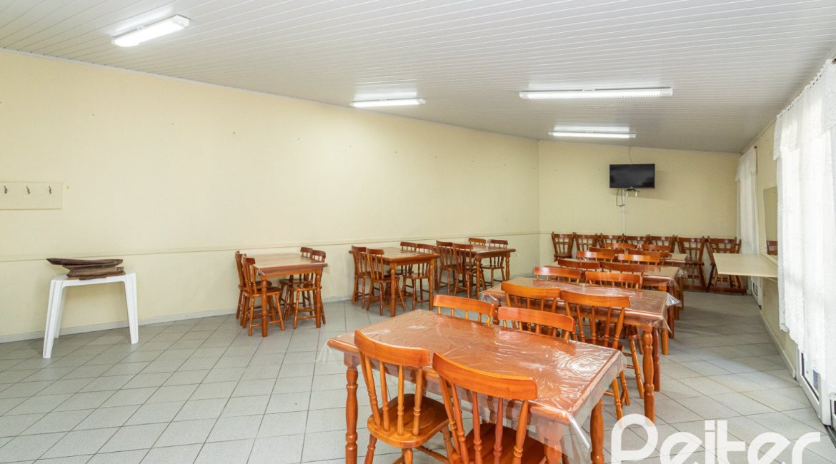 Apartamento à venda com 55m², 2 dormitórios, 1 vaga, no bairro Cavalhada em Porto Alegre