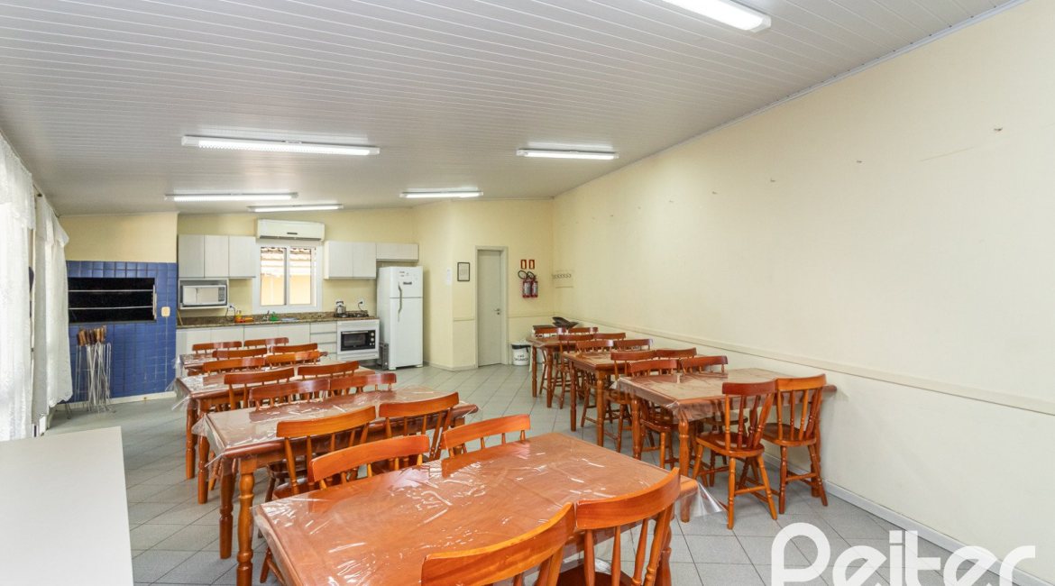 Apartamento à venda com 55m², 2 dormitórios, 1 vaga, no bairro Cavalhada em Porto Alegre