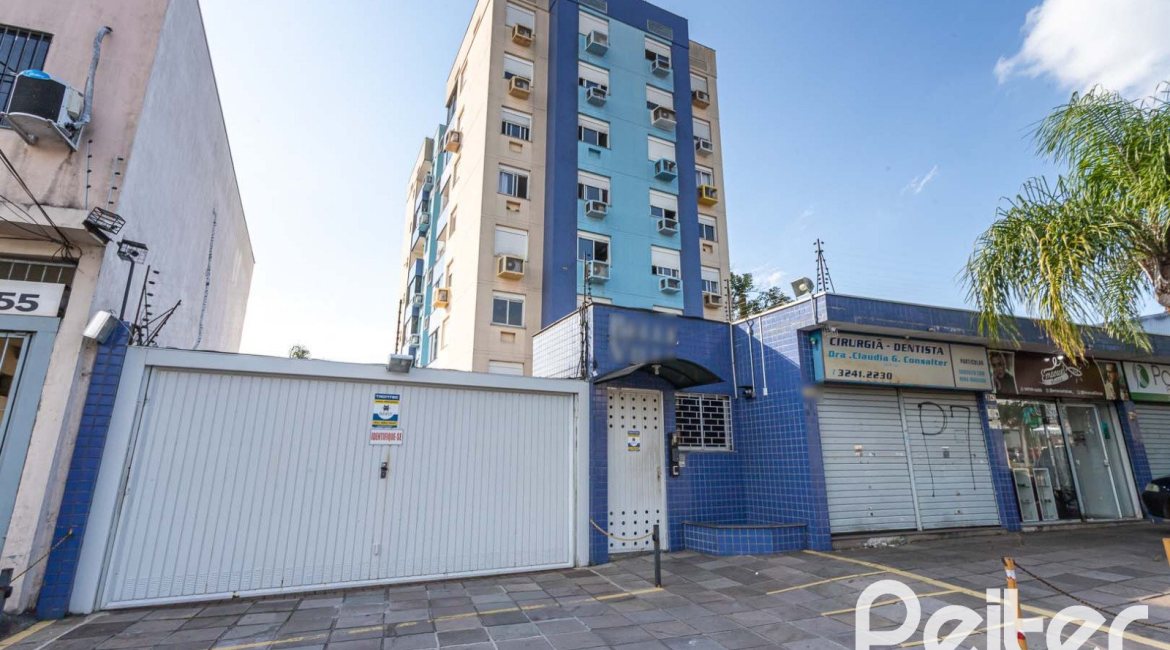 Apartamento à venda com 55m², 2 dormitórios, 1 vaga, no bairro Cavalhada em Porto Alegre