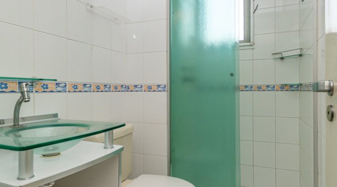 Apartamento à venda com 55m², 2 dormitórios, 1 vaga, no bairro Cavalhada em Porto Alegre