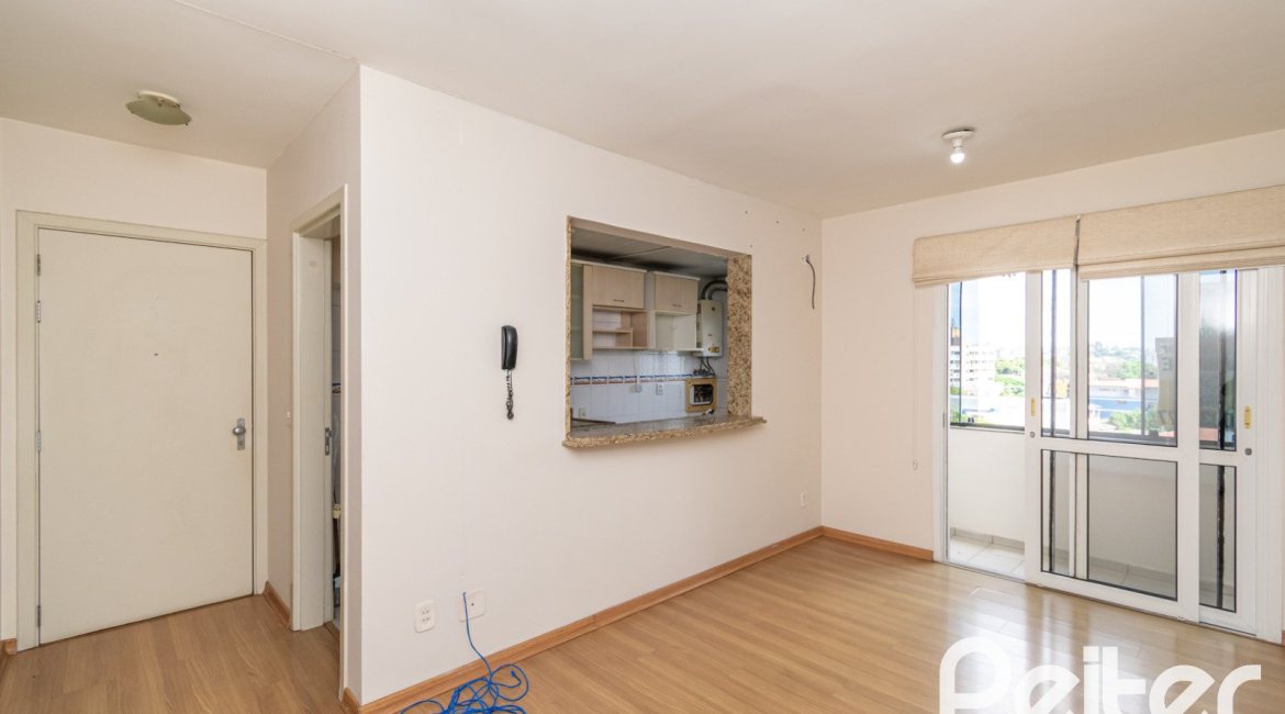 Apartamento à venda com 55m², 2 dormitórios, 1 vaga, no bairro Cavalhada em Porto Alegre