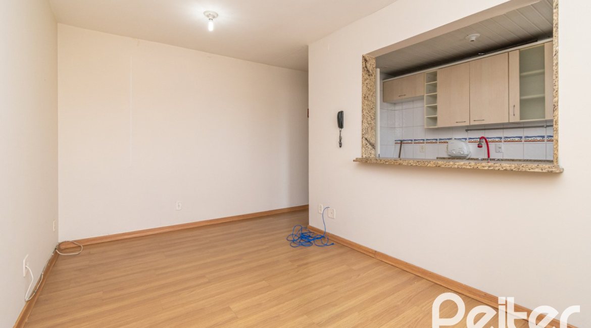 Apartamento à venda com 55m², 2 dormitórios, 1 vaga, no bairro Cavalhada em Porto Alegre