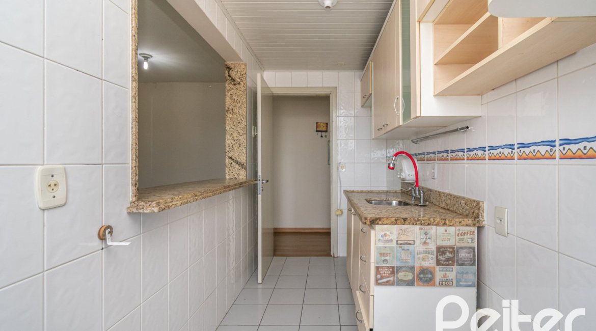 Apartamento à venda com 55m², 2 dormitórios, 1 vaga, no bairro Cavalhada em Porto Alegre