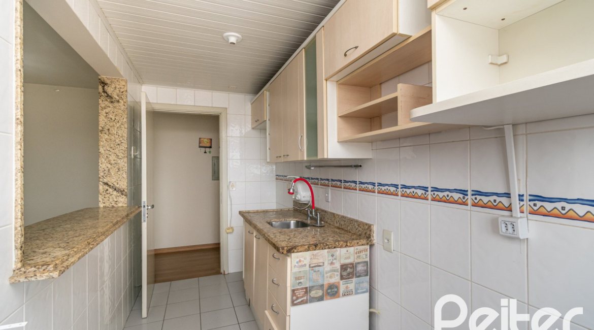 Apartamento à venda com 55m², 2 dormitórios, 1 vaga, no bairro Cavalhada em Porto Alegre