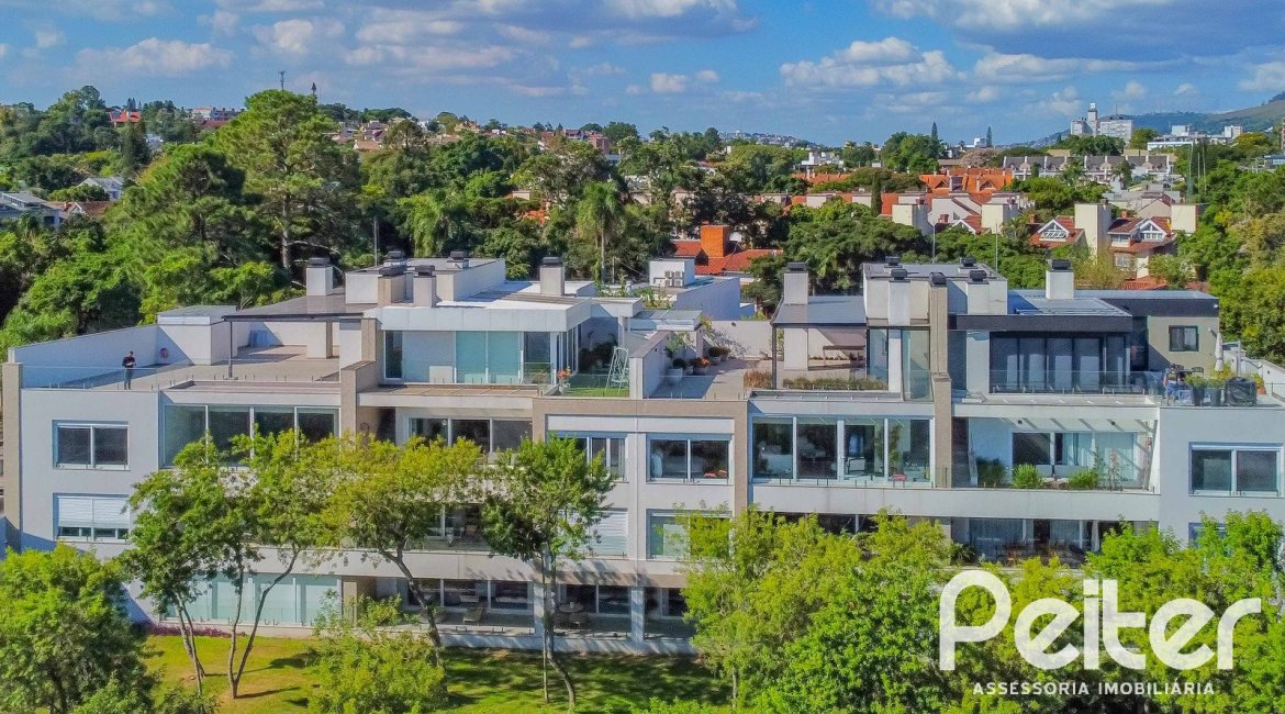 Cobertura à venda com 384m², 3 dormitórios, 3 suítes, 3 vagas, no bairro Tristeza em Porto Alegre