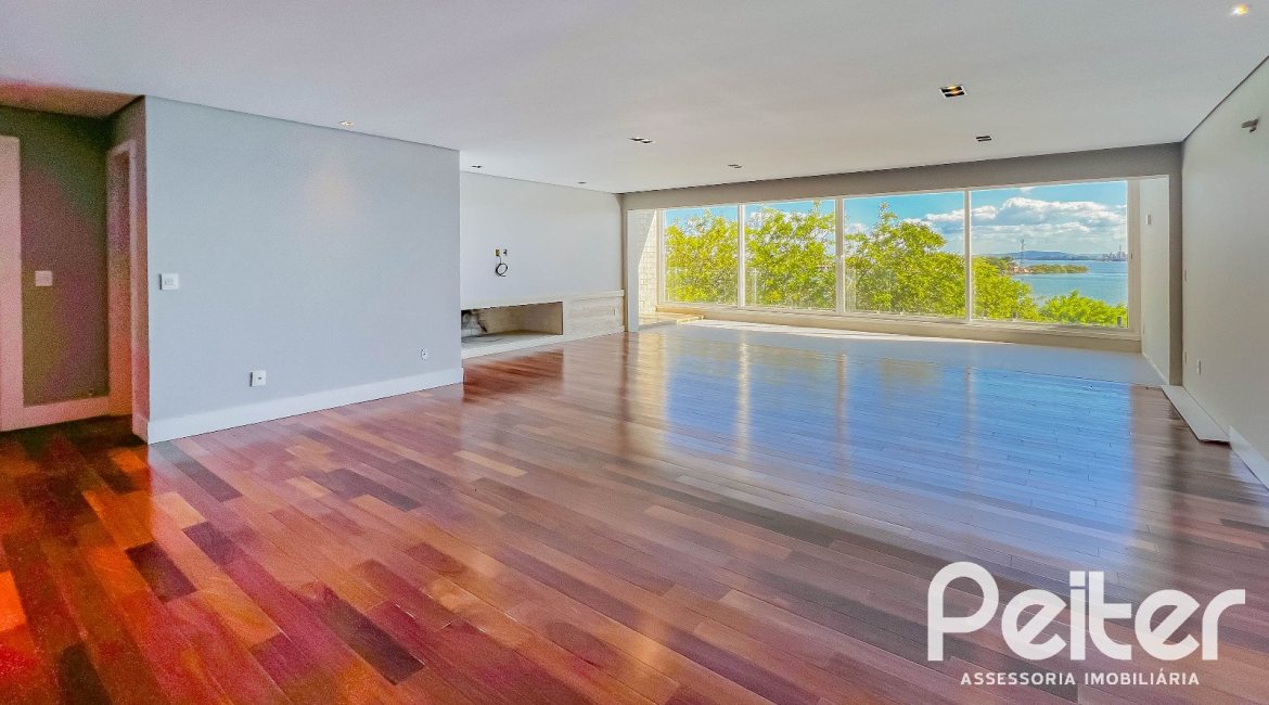 Cobertura à venda com 384m², 3 dormitórios, 3 suítes, 3 vagas, no bairro Tristeza em Porto Alegre