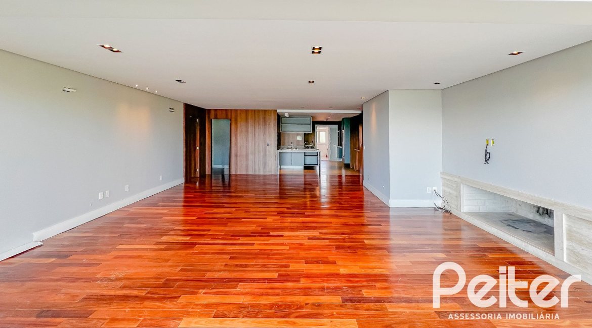 Cobertura à venda com 384m², 3 dormitórios, 3 suítes, 3 vagas, no bairro Tristeza em Porto Alegre