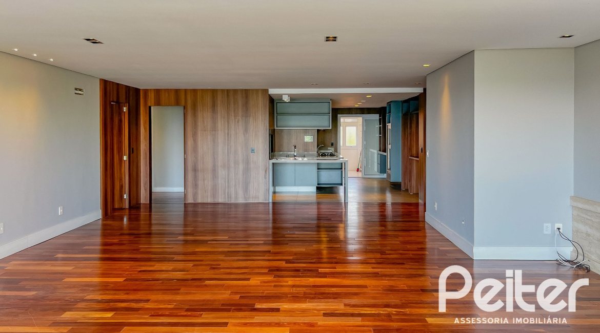 Cobertura à venda com 384m², 3 dormitórios, 3 suítes, 3 vagas, no bairro Tristeza em Porto Alegre