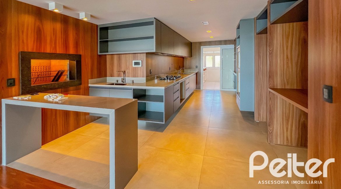 Cobertura à venda com 384m², 3 dormitórios, 3 suítes, 3 vagas, no bairro Tristeza em Porto Alegre