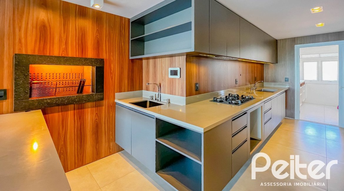 Cobertura à venda com 384m², 3 dormitórios, 3 suítes, 3 vagas, no bairro Tristeza em Porto Alegre