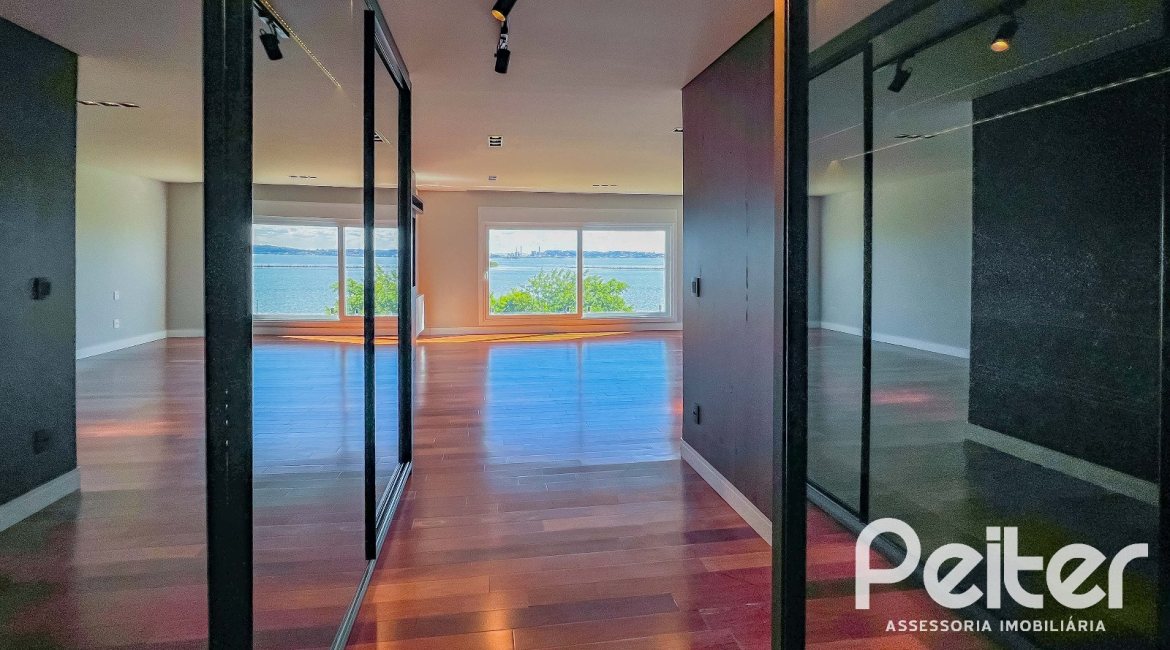 Cobertura à venda com 384m², 3 dormitórios, 3 suítes, 3 vagas, no bairro Tristeza em Porto Alegre