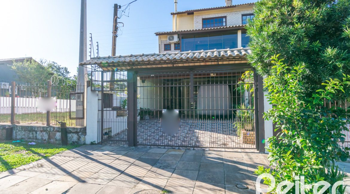 Casa à venda com 165m², 3 dormitórios, 1 suíte, 2 vagas, no bairro Ipanema em Porto Alegre