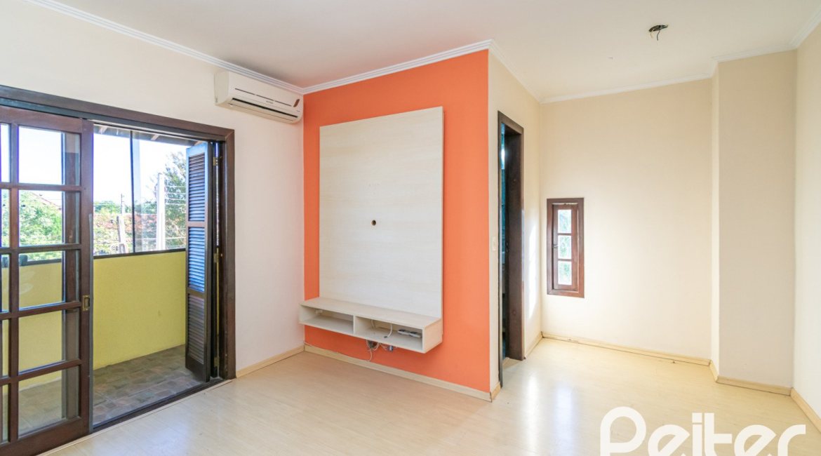 Casa à venda com 165m², 3 dormitórios, 1 suíte, 2 vagas, no bairro Ipanema em Porto Alegre