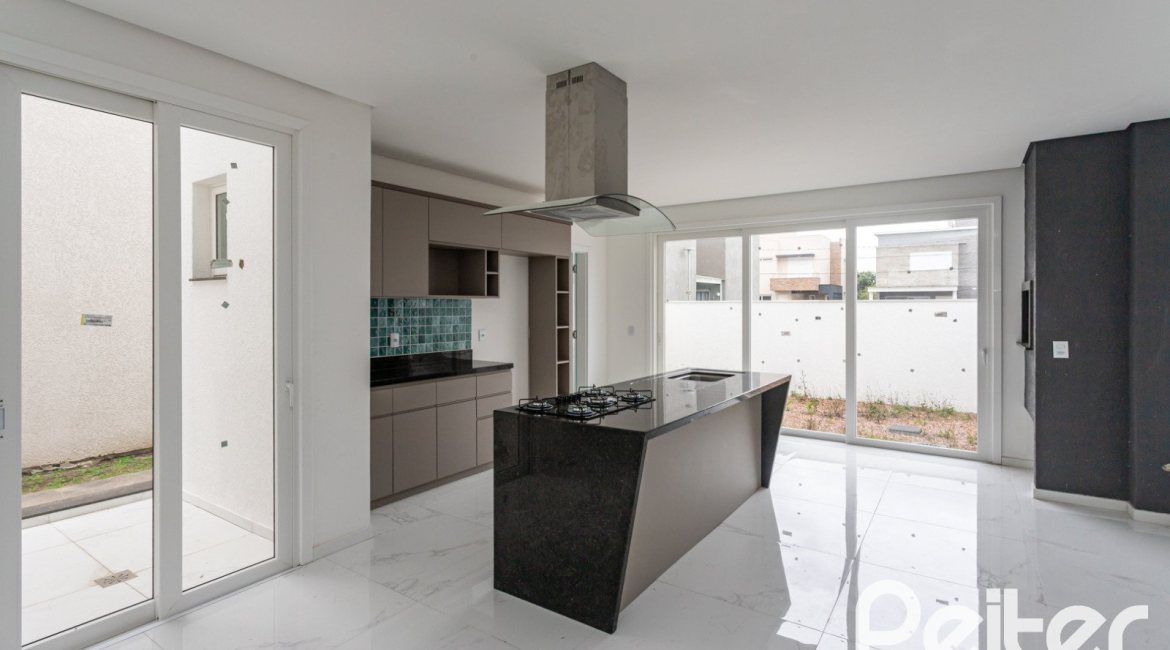 Casa em Condomínio à venda com 154m², 3 dormitórios, 3 suítes, 2 vagas, no bairro Hípica em PORTO ALEGRE