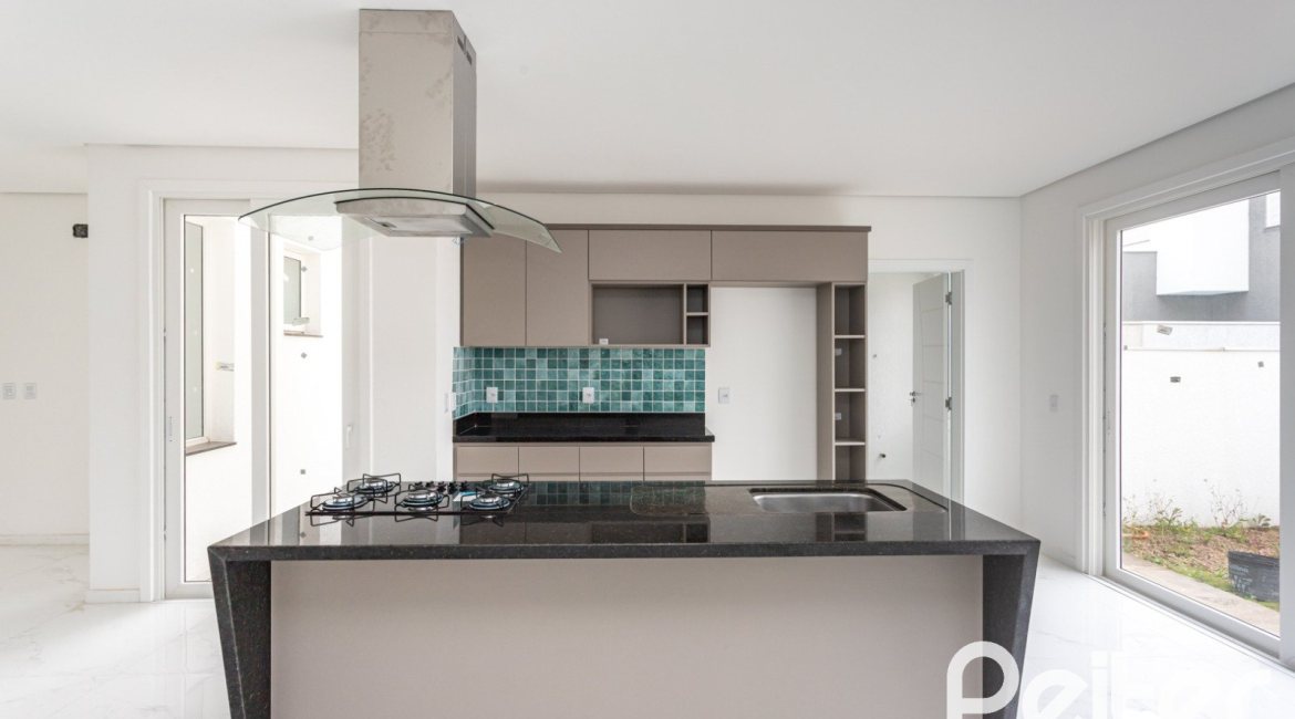 Casa em Condomínio à venda com 154m², 3 dormitórios, 3 suítes, 2 vagas, no bairro Hípica em PORTO ALEGRE